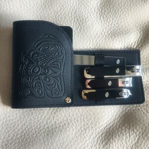 'Sharing A Meal' Indigenous Design by Douglas Horne Manicure Set